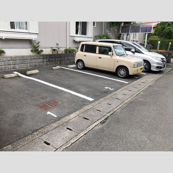 駐車場 (駐車場)