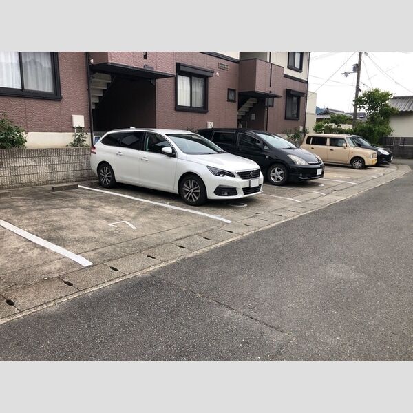駐車場 (駐車場)