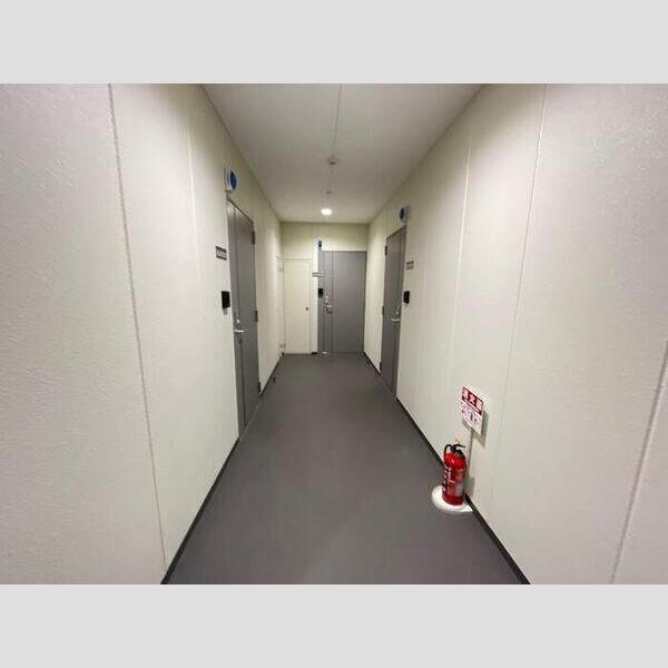 エントランス (エントランス)