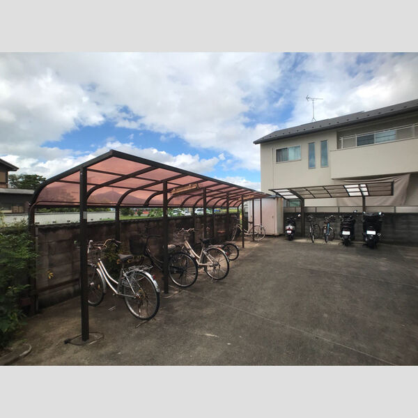 現地周辺 (駐輪場)
