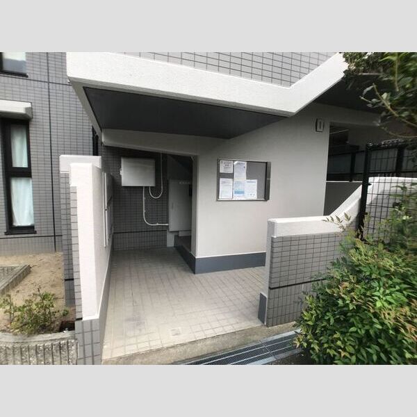 エントランス (エントランス)