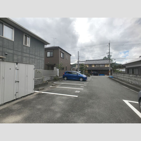 駐車場 (駐車場)
