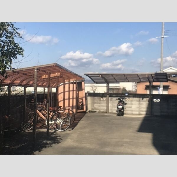 現地周辺 (駐輪場)