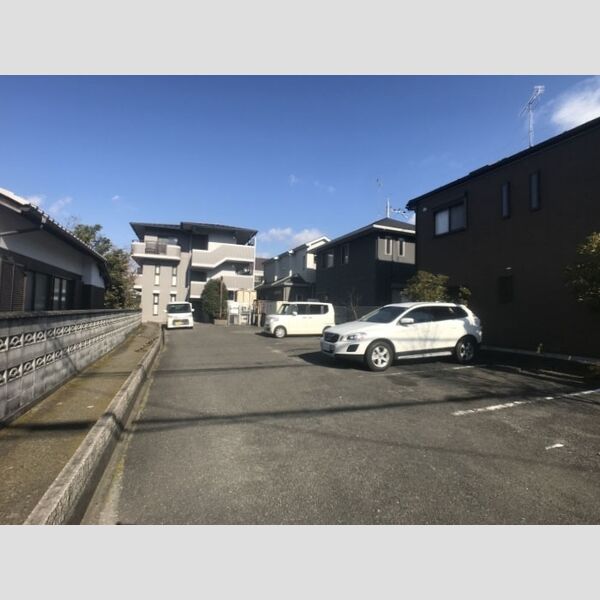 駐車場 (駐車場)