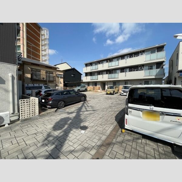 駐車場 (駐車場)