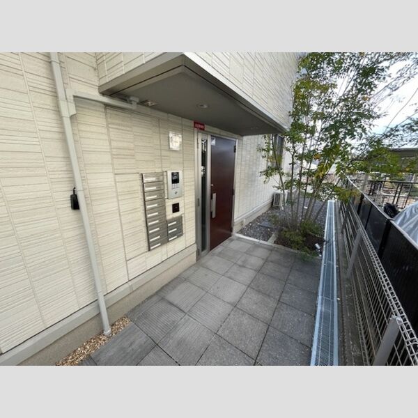 エントランス (エントランス)