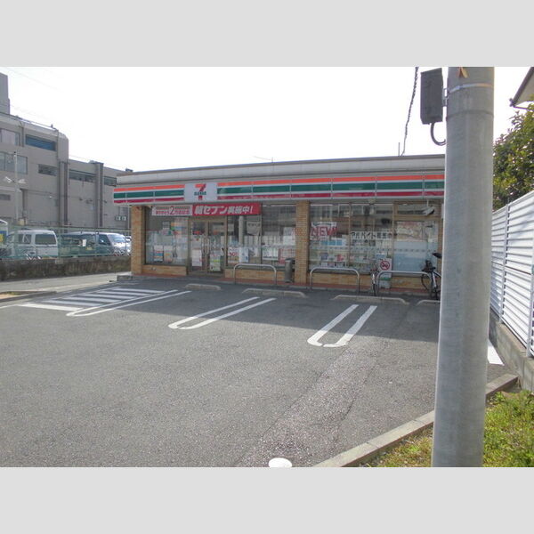 現地周辺 (セブンイレブン宇治近鉄小倉駅西店　約20m)
