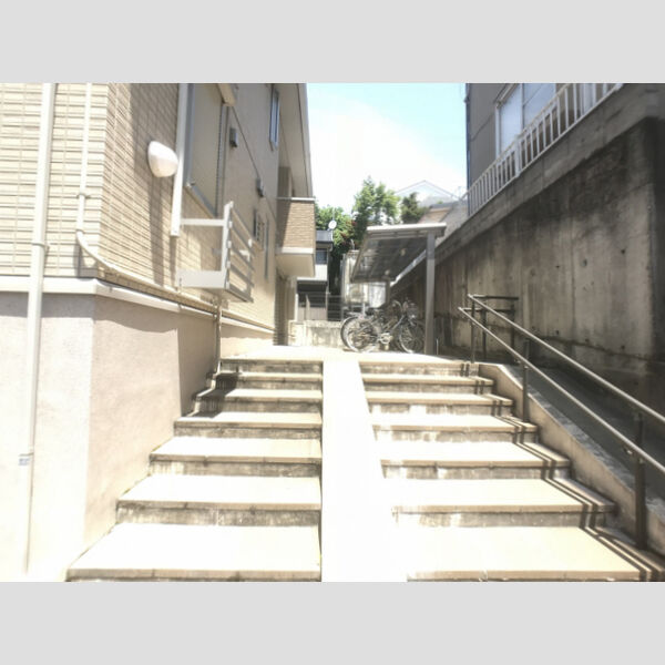 現地周辺 (エントランス)