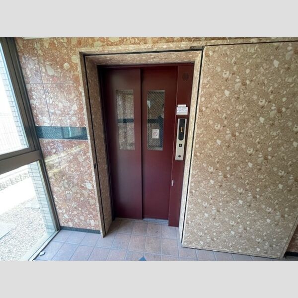 現地周辺 (エレベーター)