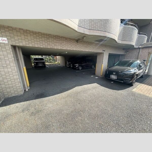 駐車場 (駐車場)