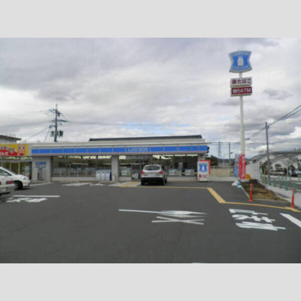 現地周辺 (ローソン徒歩9分(668m))