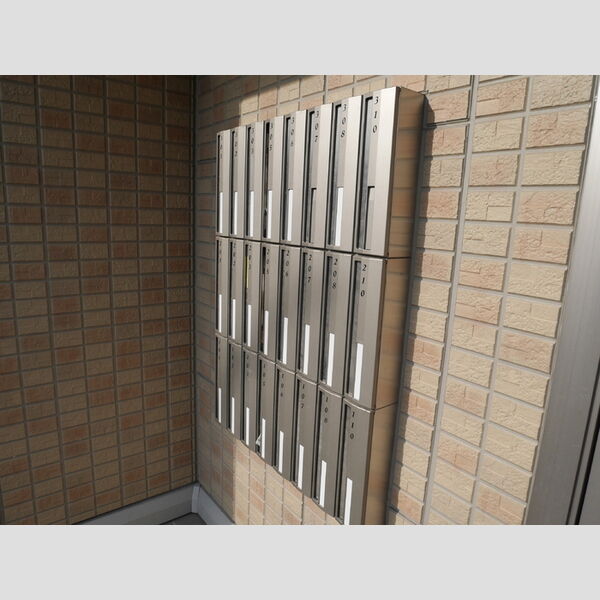 エントランス (ポスト)