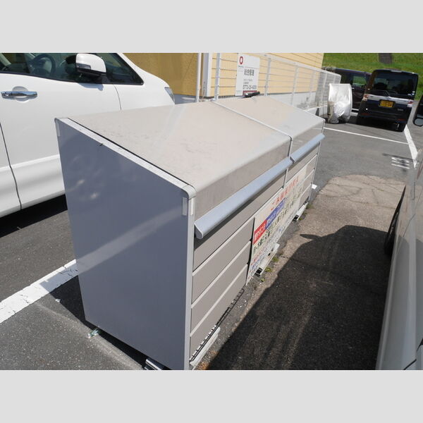 現地周辺 (ゴミ置場)