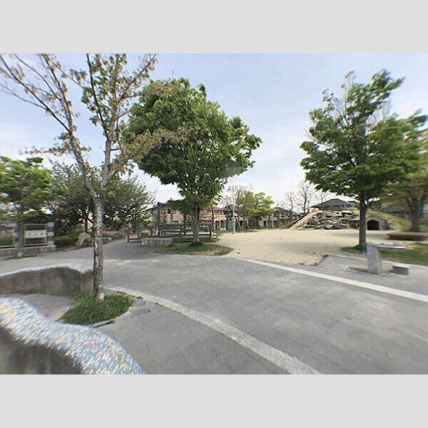 現地周辺 (公園があります)