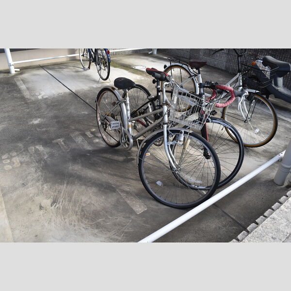 駐車場 (駐輪場)