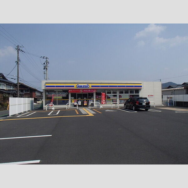 現地周辺 (ミニストップ岩滝店(670m))