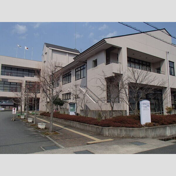 現地周辺 (町立図書館知遊館(190m))