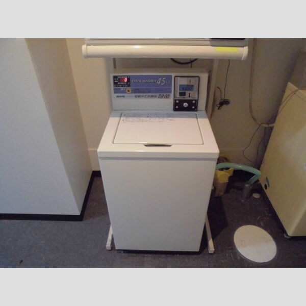 現地周辺 (共用ランドリー)