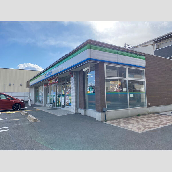 現地周辺 (ファミリーマート)