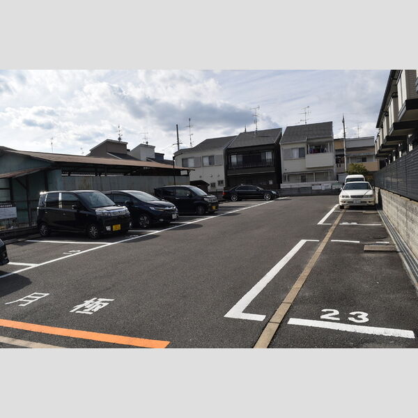 駐車場 (駐車場)