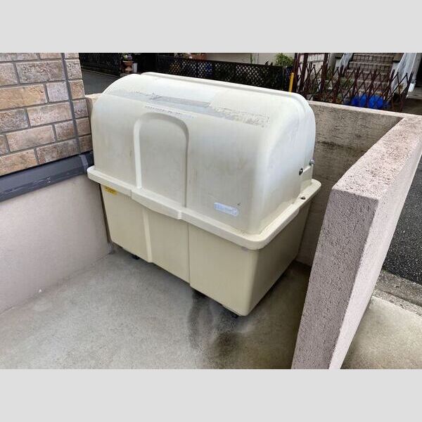 現地周辺 (ゴミ置き場)