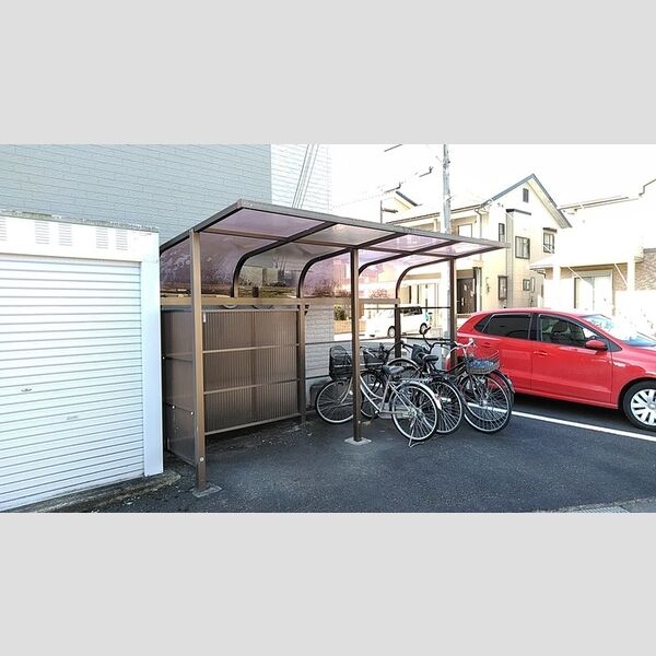 現地周辺 (駐輪場)