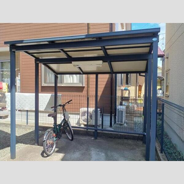 現地周辺 (駐輪場)