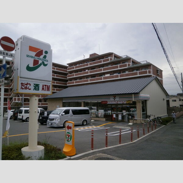 現地周辺 (セブンイレブン伏見深草墨染町店 259m)