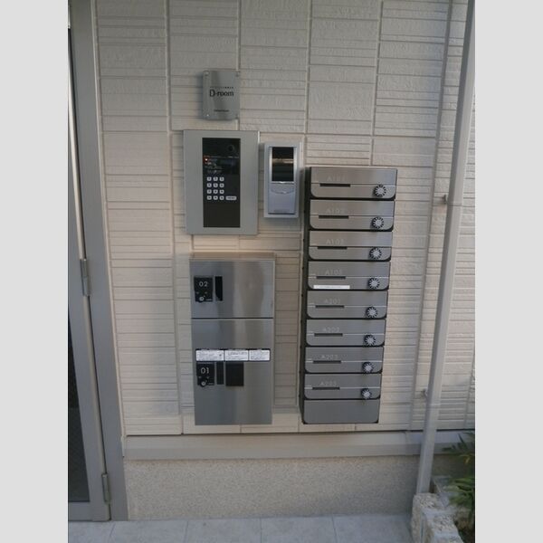 現地周辺 (インターホン、郵便ポスト、宅配ボックス)