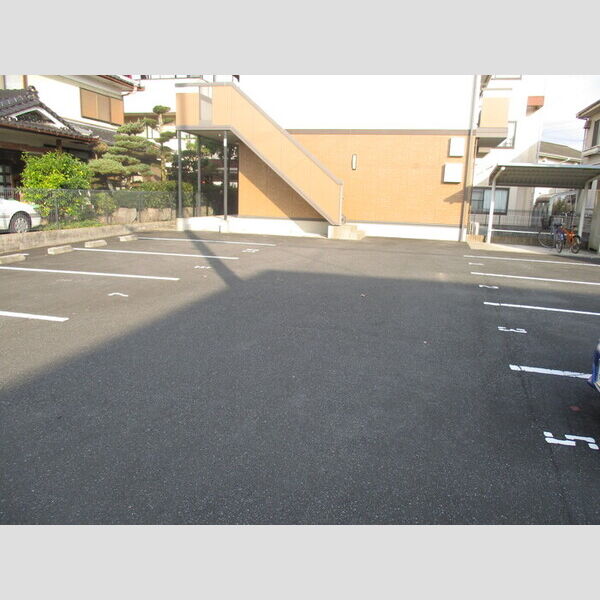 駐車場 (駐車場)