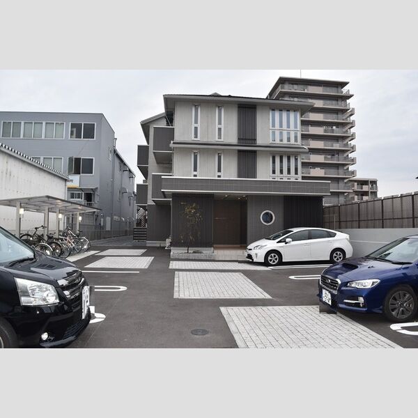 駐車場 (駐車場)