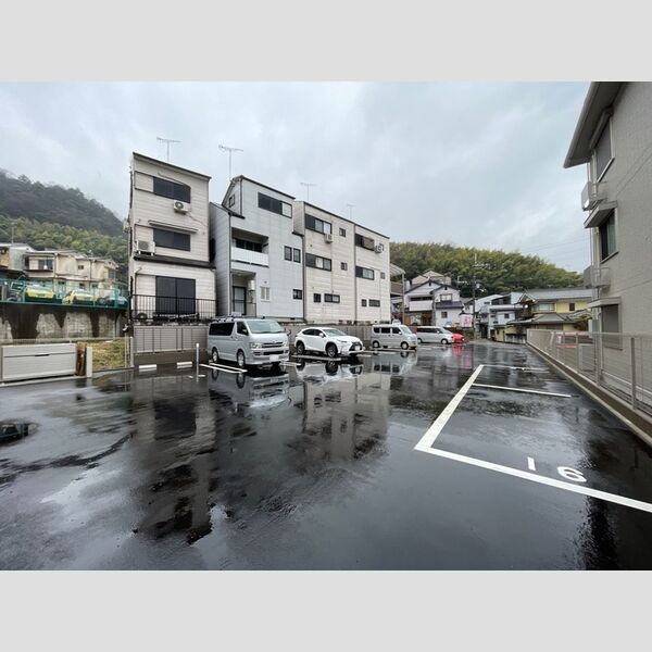 駐車場 (駐車場)
