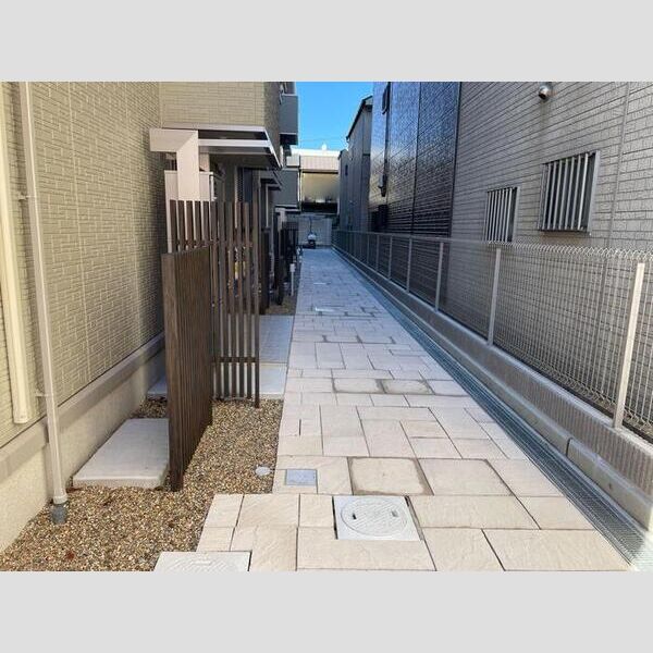 エントランス (エントランス)