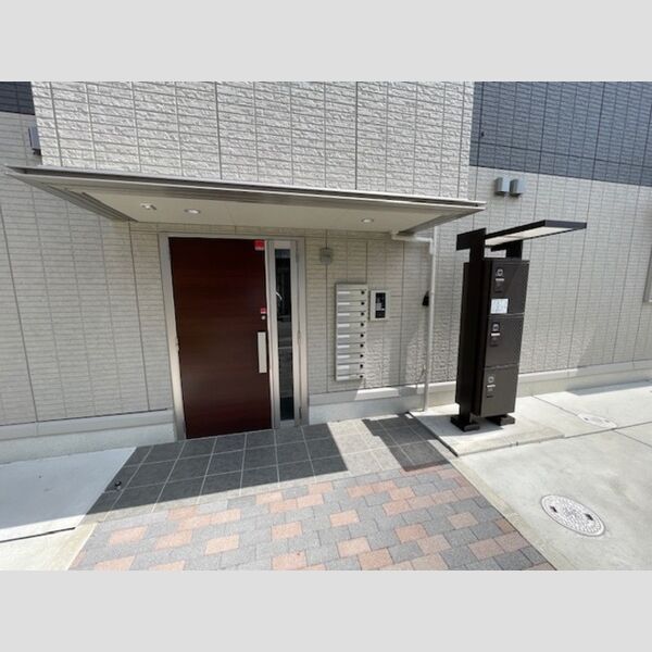 エントランス (エントランス)