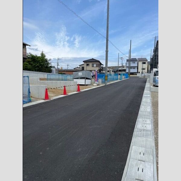 現地周辺 (前面道路)