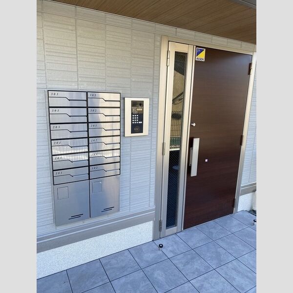 エントランス (エントランス)