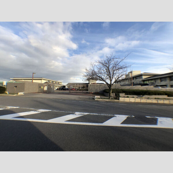 現地周辺 (小学校)