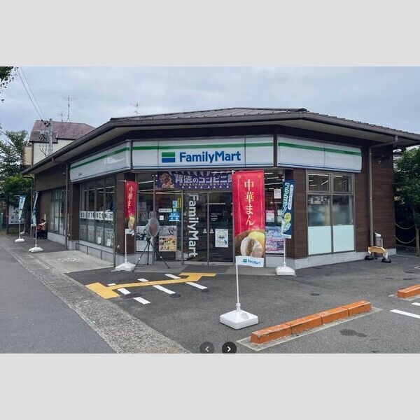現地周辺 (ファミリーマート北白川店)