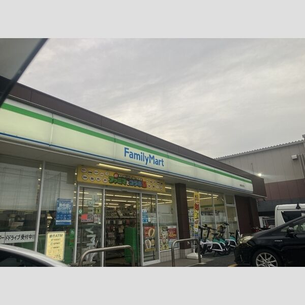 現地周辺 (ファミリーマート桂西滝川町店(350m))