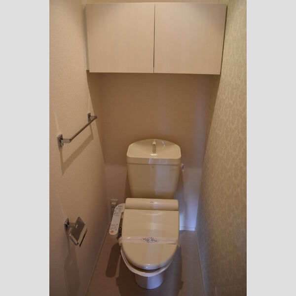 トイレ (温水洗浄暖房便座付きトイレ・上部収納)