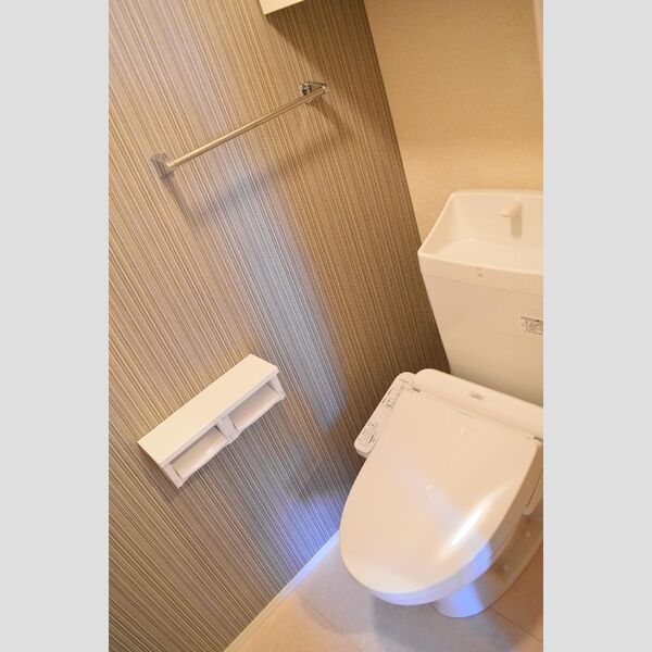 トイレ (温水洗浄暖房便座)