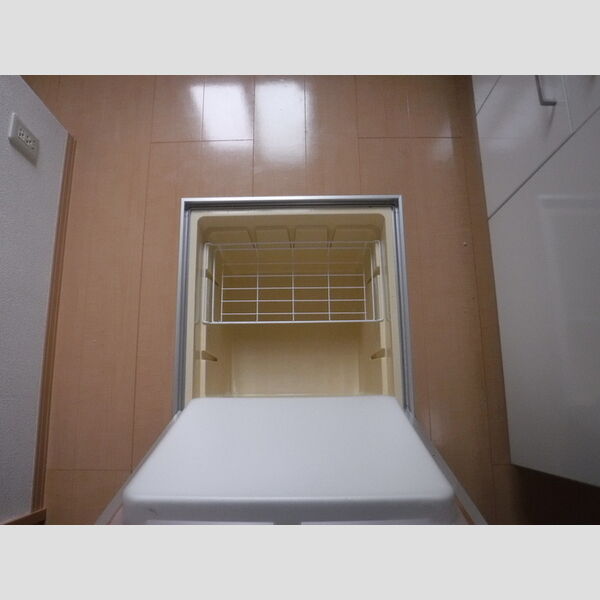 その他 (床下物入れ)