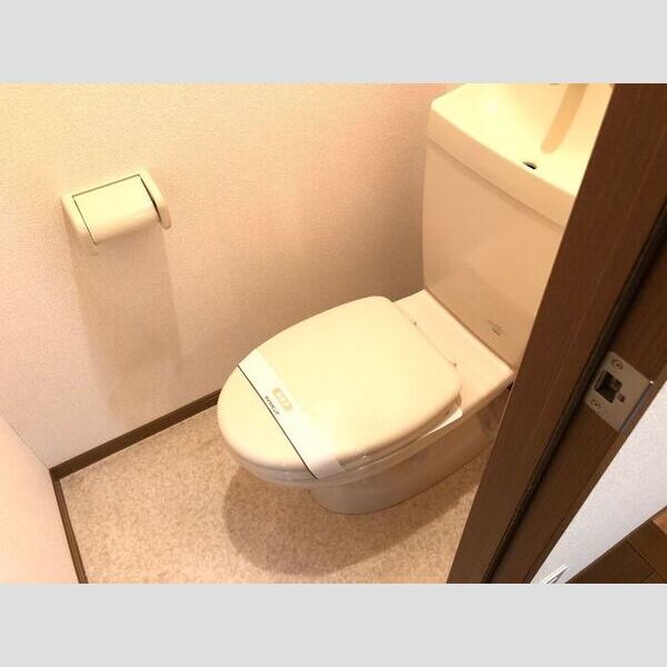 トイレ (トイレ)