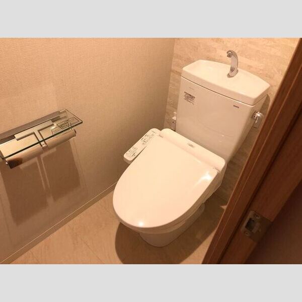 トイレ (温水洗浄便座)