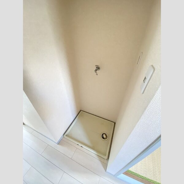 その他 (室内洗濯機置き場)