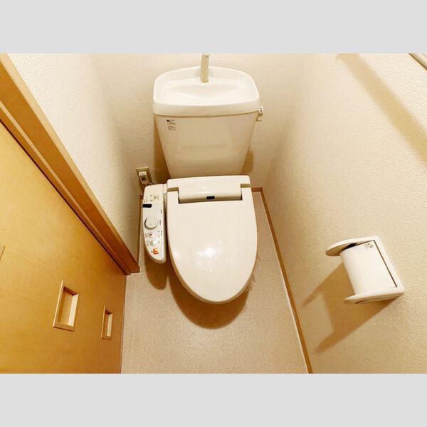 トイレ (トイレ)