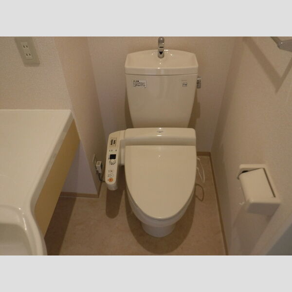 トイレ (トイレ)
