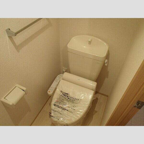 トイレ (トイレ)