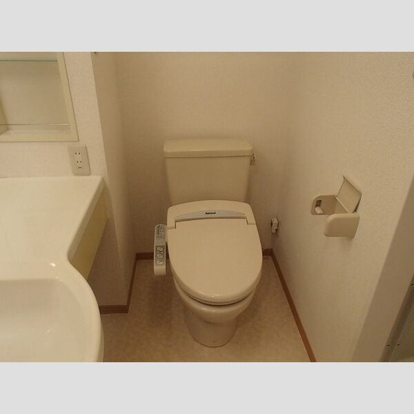 トイレ (トイレ)