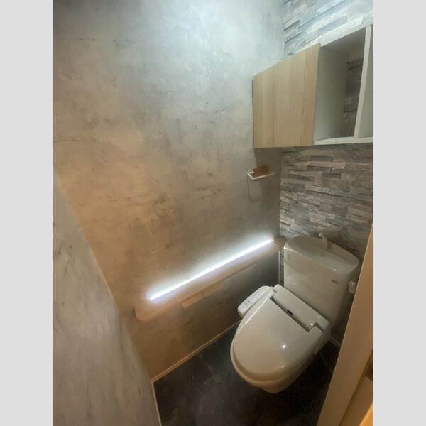 トイレ (トイレ)